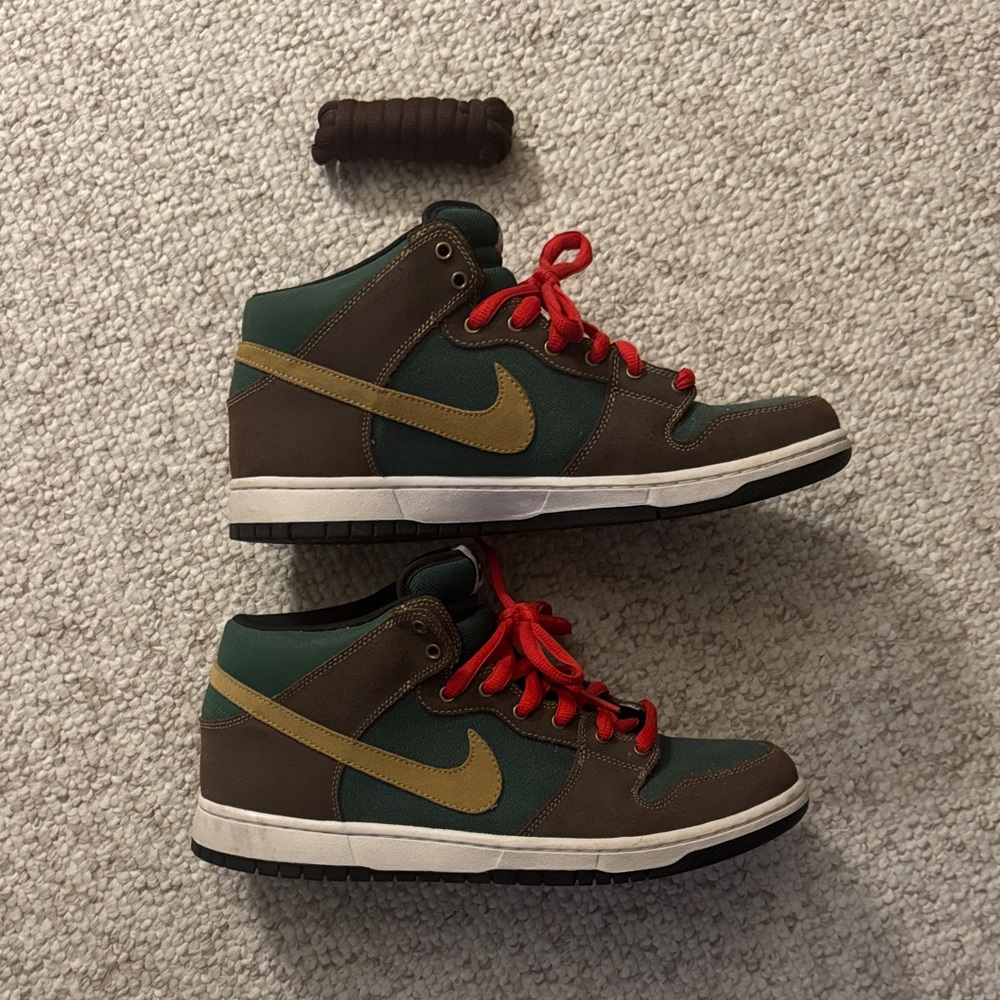 Nike SB Dunk Mid “Patagonia” Sneakers